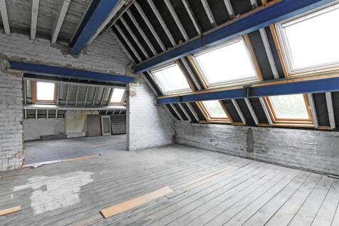 Upper Sky.68.Photoneg.co.uk.jpg