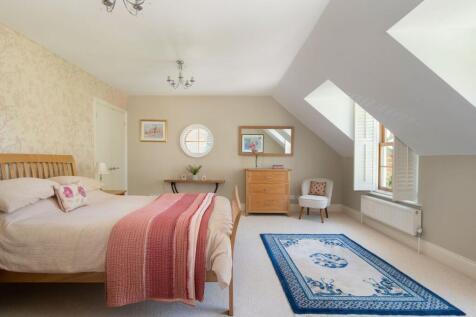 Separate Bedroom Suite (over garage)