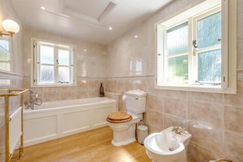 En-Suite Bathroom