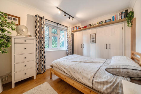 1383097-5-6925ba8...