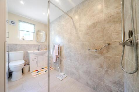 Annexe Shower Room
