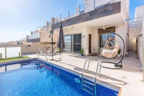 Villamartin 3 bed Villa with pool & solarium