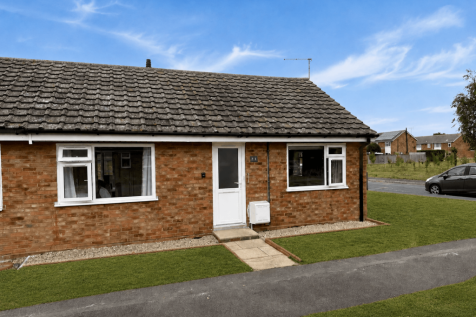 1 Bedroom Semi Detached Bungalow for Sale