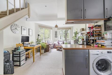 Kitchen/Reception Ro