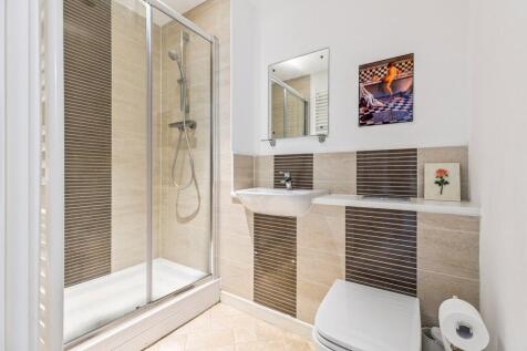 En-Suite (1st)