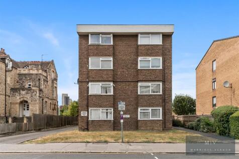 Hereford Court 16 MV-7.jpg