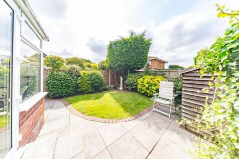 5 Portico Avenue garden.jpg