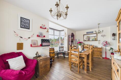 Living/Dining Area