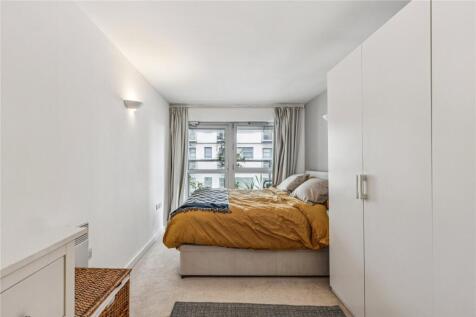 2 bed, 2 bath Apartment in cardiff - Photo 10