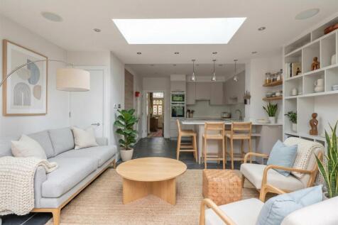 Kitchen/Dining/Family Room AI Dressed