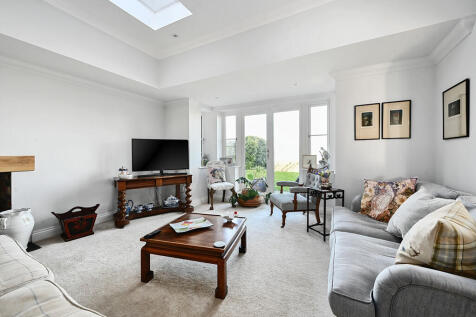 2 The Old Quay TN...