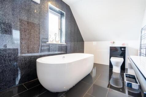 En Suite Bathroom One