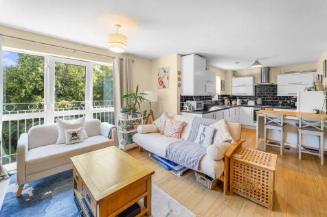 Open Plan Living / Kitchen