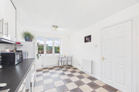 Kitchen/Dining Area