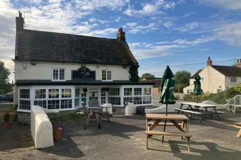 Pub for sale in thornton le beans