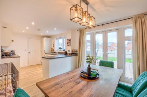 9 Ivatt Close (12).jpg