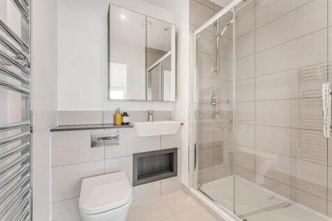 2 bed, 2 bath Flat in birmingham - Photo 9