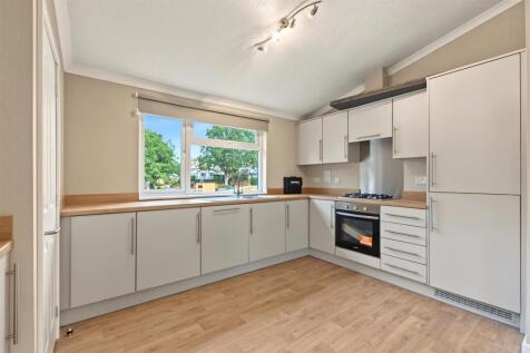 Kitchen_2.jpeg
