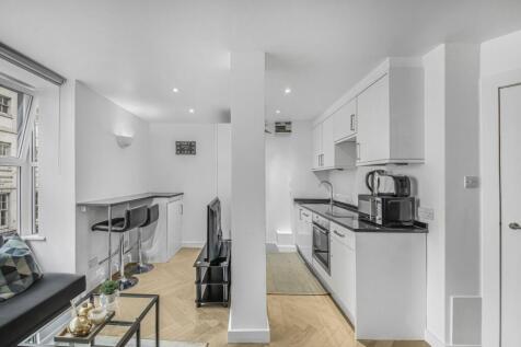 2 bed, 2 bath Flat in london - Photo 9