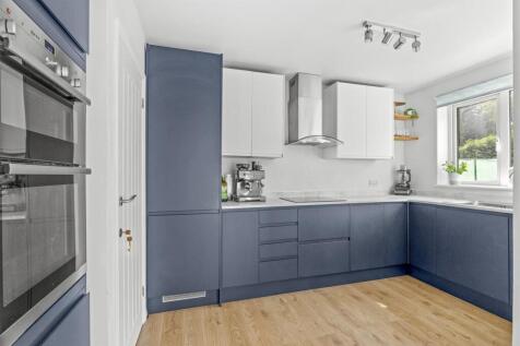 22 The Pastures, HP13 5LZ-8.jpg