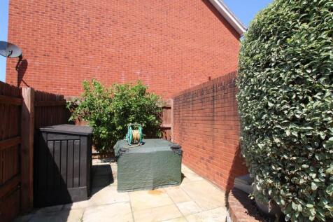 Side Garden.JPG