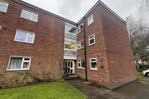 *** AVAILABLE NOW *** Jordan Fishwick are delighted to bring to the rental market this one bedroom first floor apartment in the heart of West Didsbury. Located close to Burton Road and only a short wa