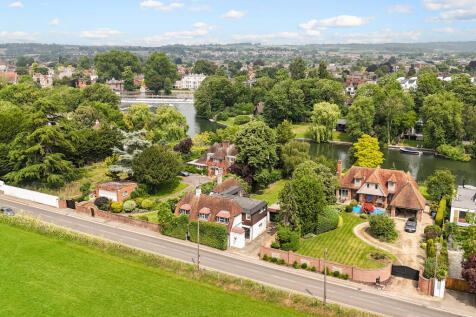 Elevated View of the house and Marlow beyond