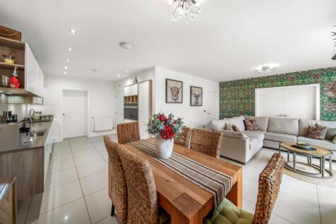 3. 5 Winter Close - Interior-12.jpg