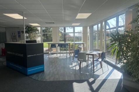 Reception and cafe