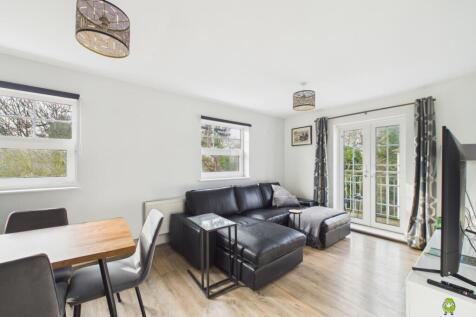 Presented by Nicoleta at EweMove Bexleyheath and D