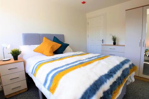DOUBLE ROOM | Fully Furnished | All Utility Bills Included | First Floor | Quiet Location | Beautifully Presented | Stunning Communal Areas | NO FEES |