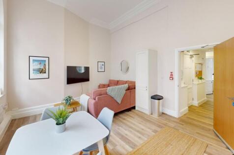 3 Bedroom Flat in BS1 1TP