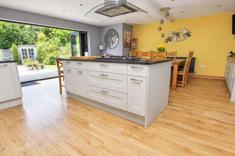 Kitchen/ Family Room