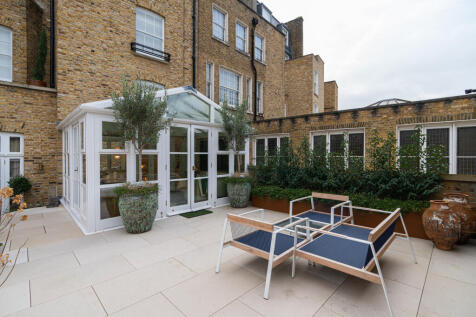 7 bed, 7 bath House in London - Photo 29