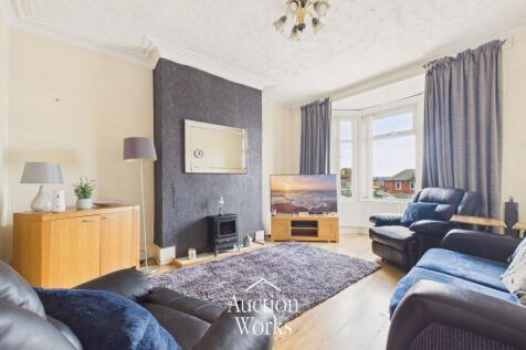 Living Room/Bedroom