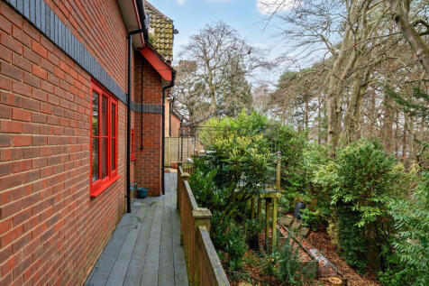 1392757-3-69400f6...