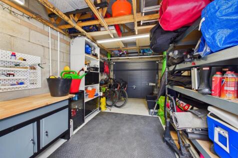 Garage.
