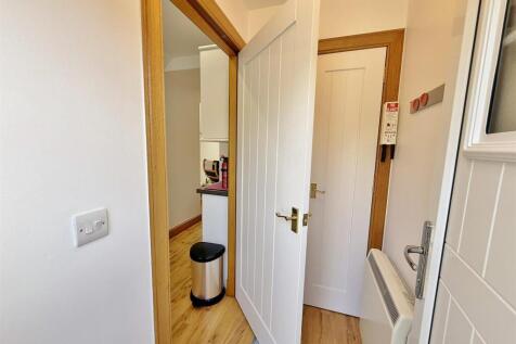 Little Wellingtonia rear hallway