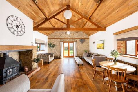 Sitting/Dining Room