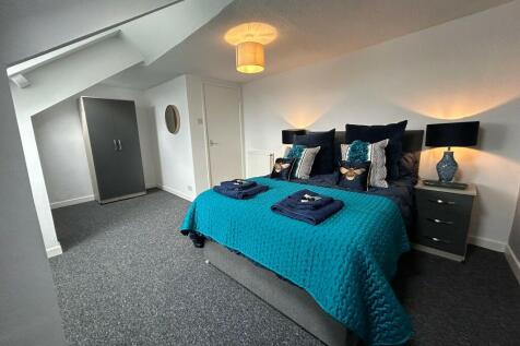 3 Bedroom Flat in PL4 8NZ