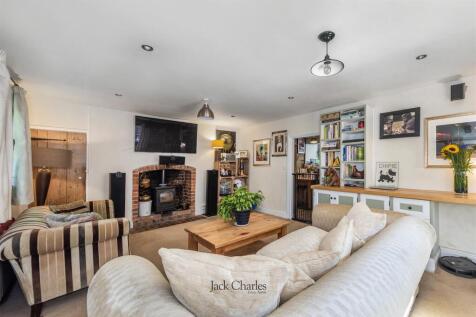 4 Bank Farm Cottages, TN11 0PB 004.jpg