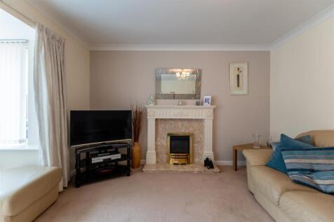 14 Trafalgar Close-010.JPG