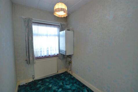 21 Kneller Gardens bed3.JPG