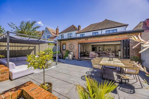 9 Brecon Avenue-E...