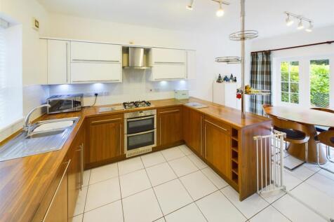 CAM02570G0-PR0020-ST