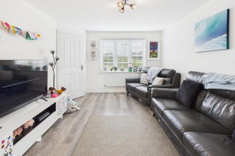 CAM02519G0-PR0284-STILL010