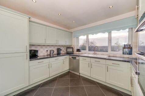 KITCHEN, DINING ROOM AND LOUNGE