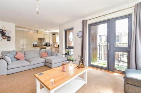 Lounge/ Diner/ Kitchen