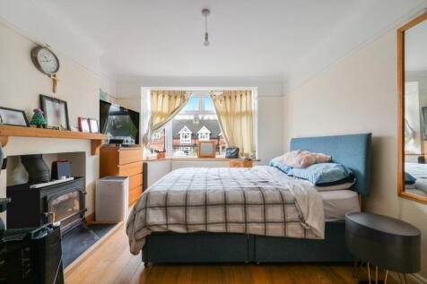 ASHURST ROAD (2).jpg