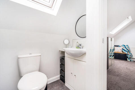 First Floor Showe...